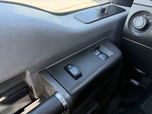 Used 2015 Ford F550 4x4 Regular Cab Super Duty image 25