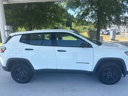 Used 2019 Jeep Compass Sport AWD/4WD image 2