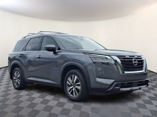 Used 2023 Nissan Pathfinder SL AWD/4WD video 1