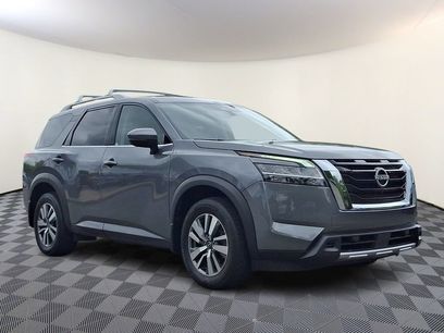 Used 2023 Nissan Pathfinder SL