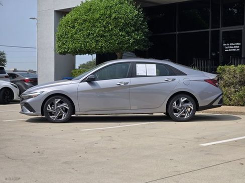 Certified 2025 Hyundai Elantra Sport FWD image 4