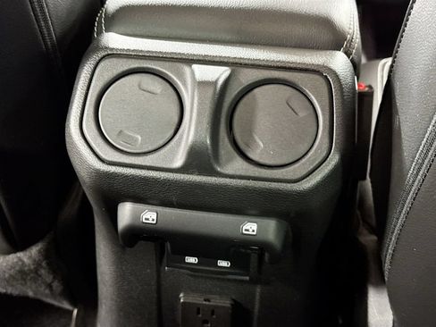 Used 2023 Jeep Wrangler Unlimited Sahara AWD/4WD image 27