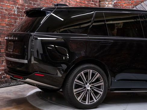 Used 2024 Land Rover Range Rover Long Wheelbase Autobiography AWD/4WD image 12