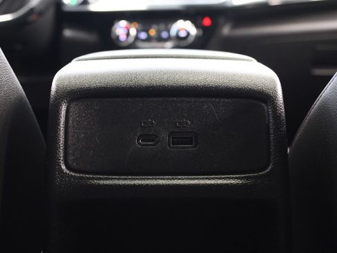 Used 2024 Chevrolet Trax RS w/ Sunroof Package FWD image 29