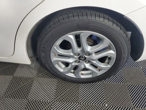 Used 2017 Toyota Yaris iA image 31