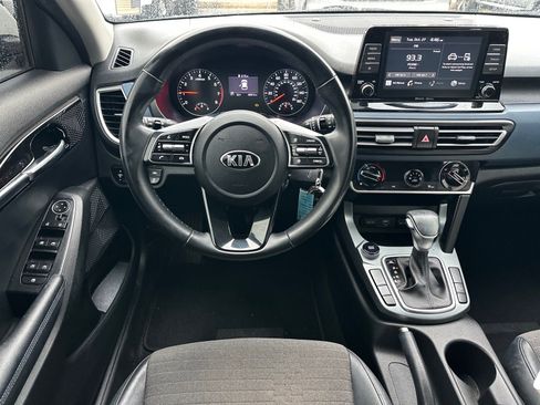 Certified 2021 Kia Seltos S image 7