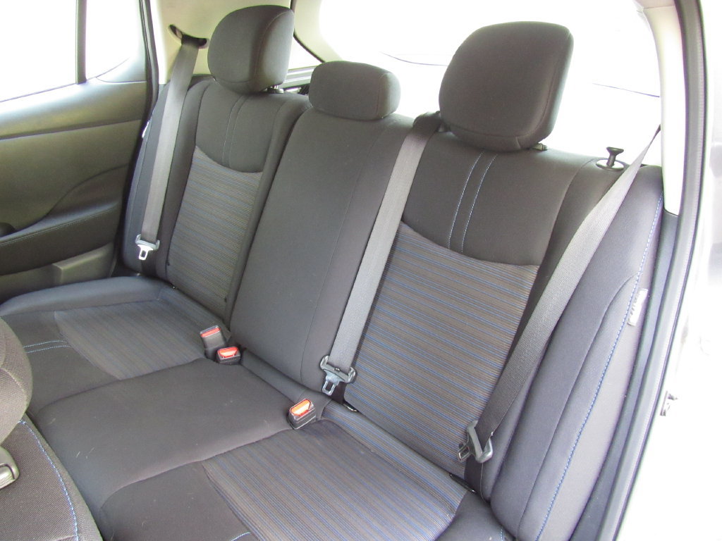 Used 2025 Nissan Leaf S FWD image 15
