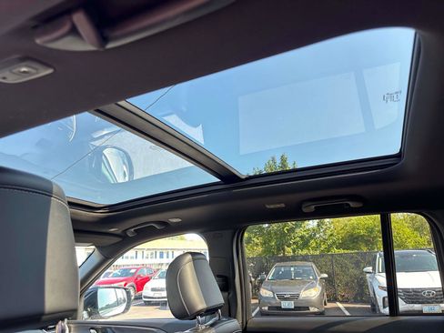 Certified 2024 Jeep Grand Cherokee Limited image 10