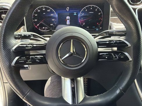 Used 2025 Mercedes-Benz GLC 300 image 25