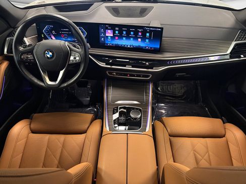 Used 2025 BMW X5 xDrive40i w/ Parking Assistance Package AWD/4WD image 14