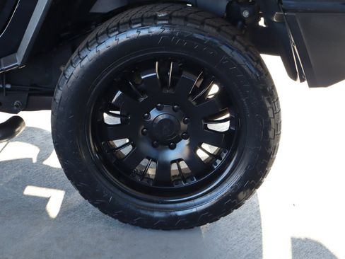 Used 2008 HUMMER H2 image 11