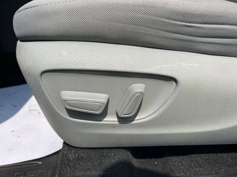 Used 2022 Toyota Highlander LE image 14