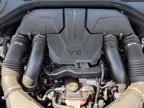 Used 2025 Genesis GV70 3.5T Sport AWD/4WD image 8