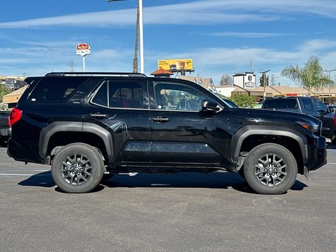 Used 2025 Toyota 4Runner SR5 image 6