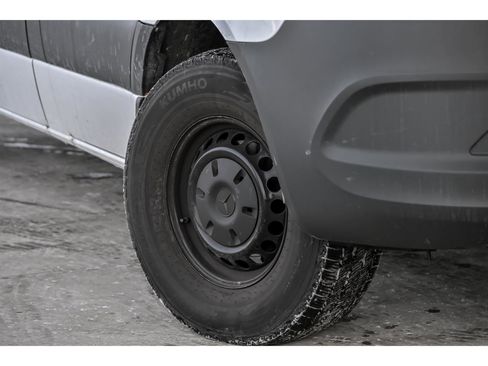 Used 2025 Mercedes-Benz Sprinter 2500 image 3