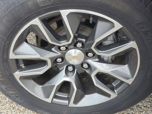 Used 2023 Chevrolet Silverado 1500 LT image 30