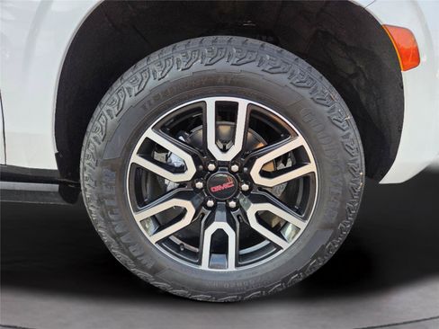 Used 2024 GMC Yukon AT4 w/ AT4 Premium Plus Package AWD/4WD image 35