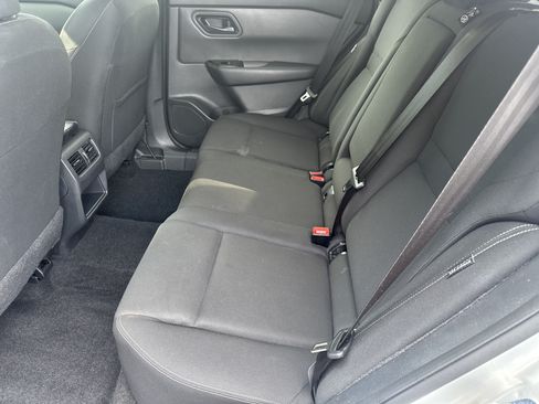 Used 2024 Nissan Rogue S FWD image 6