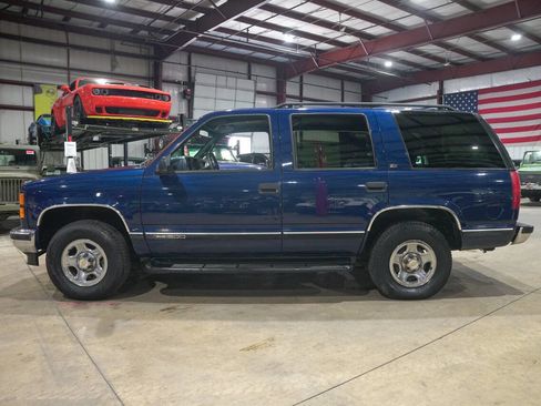 Used 1997 GMC Yukon 4WD 4-Door w/ Marketing Opt Pkg 5 image 4