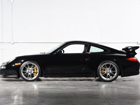 Used 2010 Porsche 911 GT3 RWD image 13
