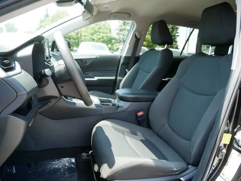 Used 2021 Toyota RAV4 LE AWD/4WD image 35