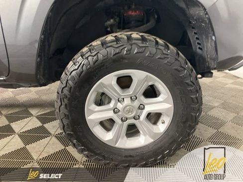 Used 2022 Toyota Tacoma SR AWD/4WD image 23