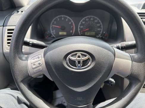 Used 2013 Toyota Corolla LE FWD image 26