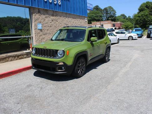 Used 2016 Jeep Renegade 75th Anniversary FWD image 3