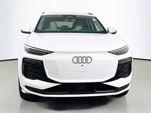New 2025 Audi Q6 e-tron Premium Plus image 2
