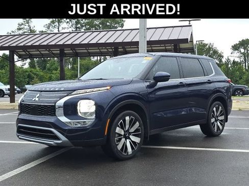 Used 2025 Mitsubishi Outlander SE FWD image 28