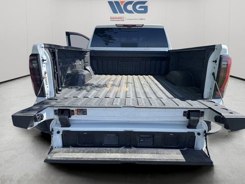 Used 2025 GMC Sierra 2500 AT4X AWD/4WD image 5