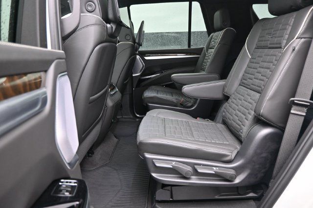 Used 2025 Cadillac Escalade Sport Platinum AWD/4WD image 10