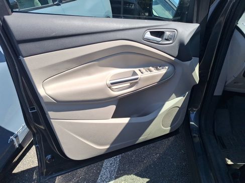 Used 2018 Ford Escape Titanium w/ Ford Safe & Smart Package FWD image 13