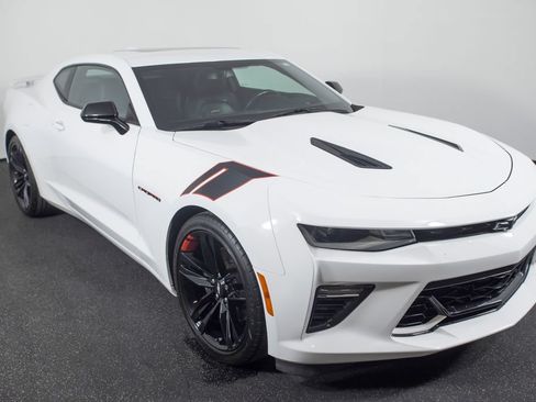 Used 2018 Chevrolet Camaro SS w/ Redline Edition RWD image 13