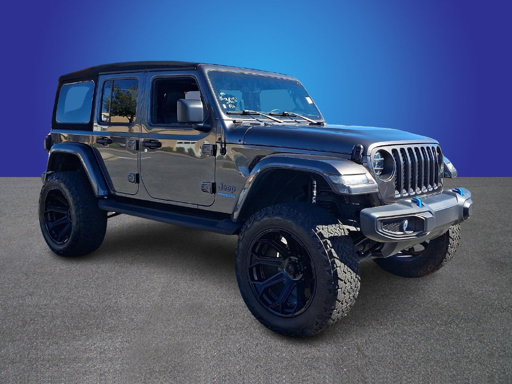 Used 2022 Jeep Wrangler Unlimited Sahara w/ Cold Weather Group AWD/4WD image 3