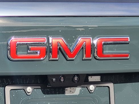 New 2026 GMC Yukon AT4 w/ AT4 Premium Plus Package AWD/4WD image 11