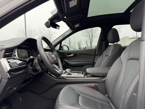 Used 2025 Audi Q7 2.0T Premium w/ Convenience Plus Package image 14