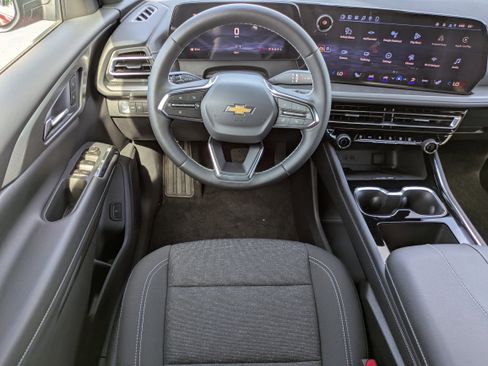 New 2026 Chevrolet Traverse LT image 4