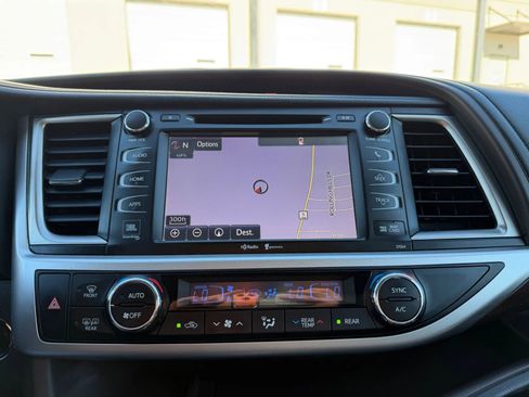 Used 2015 Toyota Highlander Limited image 36