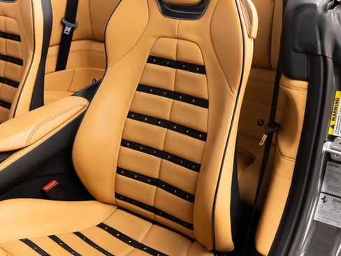 Used 2019 Ferrari Portofino RWD image 57