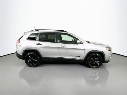 Used 2019 Jeep Cherokee Altitude image 4