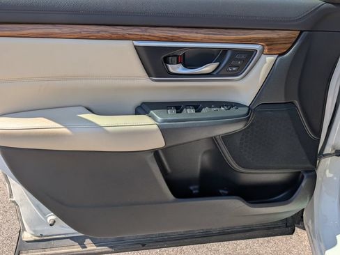 Used 2017 Honda CR-V Touring image 13