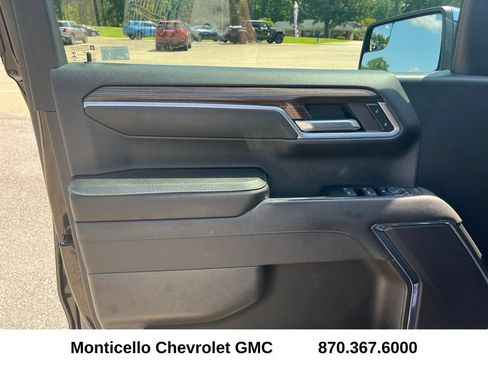 Used 2023 Chevrolet Silverado 1500 LT AWD/4WD image 9