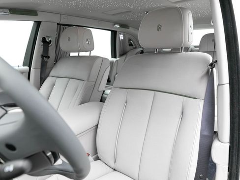 Used 2024 Rolls-Royce Phantom Extended Wheelbase w/ Leather Finishing Pack image 50