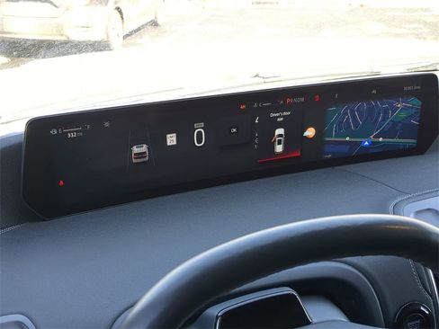 Used 2025 Ford Expedition Max Platinum image 16