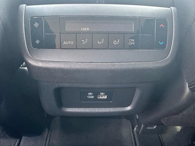 Used 2025 Nissan Pathfinder SV AWD/4WD image 23