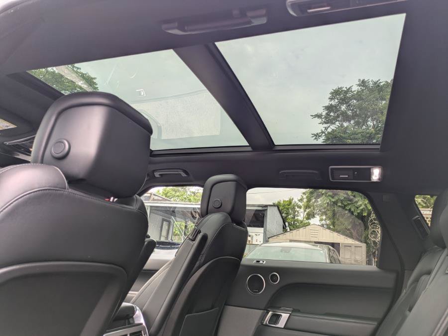 Used 2018 Land Rover Range Rover Sport HSE AWD/4WD image 12