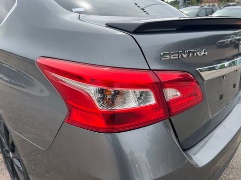 Used 2017 Nissan Sentra SR w/ SR Midnight Edition FWD image 11