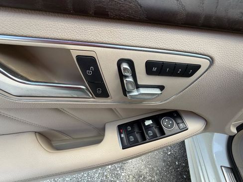 Used 2014 Mercedes-Benz E 350 Sedan image 20