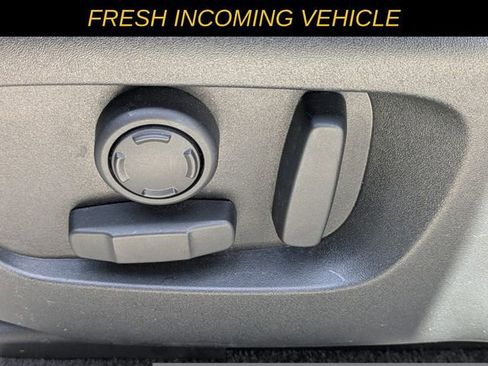 Used 2021 Land Rover Range Rover Velar R-Dynamic S image 17